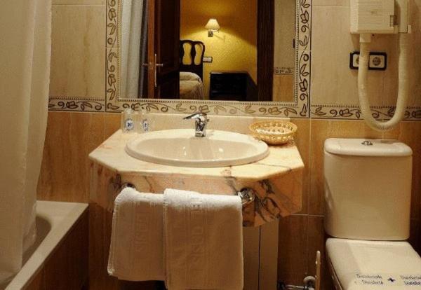 Hotel El Oasis Carchel Rum bild